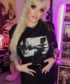 BESERK X THE CRAFT Halloween The Craft: Light As A Feather | UNISEX T-SHIRT -VERA’S EYECANDY Shop 1649349287462 700x700