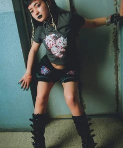 INVASION CLUB Anime & Manga Snake Sisters | BABY TEE 5 INVASION CLUB Anime & Manga Snake Sisters | BABY TEE -VERA’S EYECANDY Shop IMG 0016 Original 73959529 b043 4558 9f94 69a8237192cf 700x700