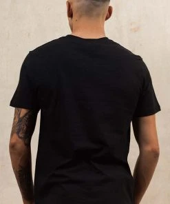 DARKSIDE CLOTHING Chucky | T-SHIRT -VERA’S EYECANDY Shop darkside clothing chucky t shirt mens 3 d753e5dd c7ab 4555 8120 a5ecf64c10ae 700x700