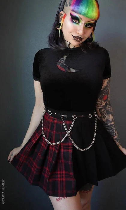 Tartan | PLEATED CHAIN SKIRT FOREST INK Grunge Tartan | PLEATED CHAIN SKIRT -VERA’S EYECANDY Shop forest ink tartan pleated chain skirt 2 293efe2c ba33 4641 8e03