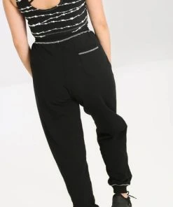 HELL BUNNY Techwear Barbed Wire | JOGGERS 4 HELL BUNNY Techwear Barbed Wire | JOGGERS -VERA’S EYECANDY Shop hell bunny barbed wire joggers 2 38353e43 ad12 43ad bda1 db6d5289b852 700x700