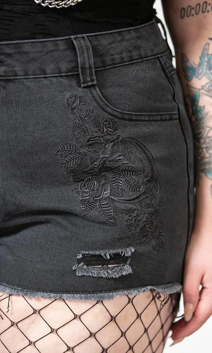 Alchemille | DENIM SHORTS KILLSTAR The Moon Alchemille | DENIM SHORTS -VERA’S EYECANDY Shop killstar alchemille denim shorts 6 adba4ca9 25c2 4e9a 8ed5