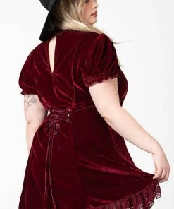 KILLSTAR All Julienne Velvet [Blood] | KEYHOLE DRESS -VERA’S EYECANDY Shop killstar julienne velvet blood keyhole dress 6 f0eed830 bbce 41bb 85a8 78b2d75911a7 700x700