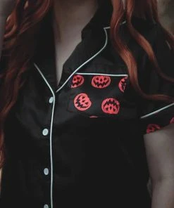 LIVELY GHOSTS Halloween Nocturnal Autumn | SLEEPWEAR SET` -VERA’S EYECANDY Shop lively ghosts nocturnal autumn sleepwear set 14 700x700