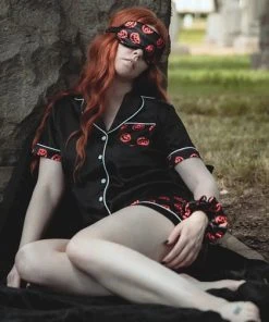 LIVELY GHOSTS Halloween Nocturnal Autumn | SLEEPWEAR SET` -VERA’S EYECANDY Shop lively ghosts nocturnal autumn sleepwear set 16 700x700