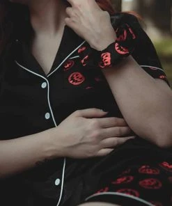 LIVELY GHOSTS Halloween Nocturnal Autumn | SLEEPWEAR SET` -VERA’S EYECANDY Shop lively ghosts nocturnal autumn sleepwear set 19 700x700