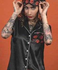 LIVELY GHOSTS Halloween Nocturnal Autumn | SLEEPWEAR SET` -VERA’S EYECANDY Shop lively ghosts nocturnal autumn sleepwear set 2 700x700