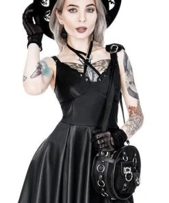 RESTYLE The Moon Crescent Laser Cut | MINI DRESS 10 RESTYLE The Moon Crescent Laser Cut | MINI DRESS -VERA’S EYECANDY Shop restyle crescent laser cut mini dress 8 234a8d06 6509 4d7e a393 c81e761806ed 700x700