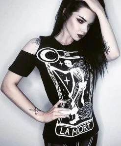 RESTYLE Halloween Death Tarot La Mort | T-SHIRT 7 RESTYLE Halloween Death Tarot La Mort | T-SHIRT -VERA’S EYECANDY Shop restyle death tarot t shirt 6 b8896c50 2cdb 4094 8c74 6e97d3576e87 700x700