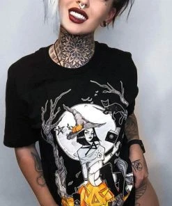 TWISTED Halloween Witching Hour | T-SHIRT