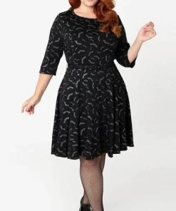 UNIQUE VINTAGE Bats [Black/Grey] | STEPHANIE DRESS -VERA’S EYECANDY Shop unique vintage black grey bats print stephanie flare dress 6 bfdd7046 0f75 423e ac39 3c559934aed2 700x700